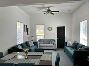 Building Photo - 206 E Brenham St