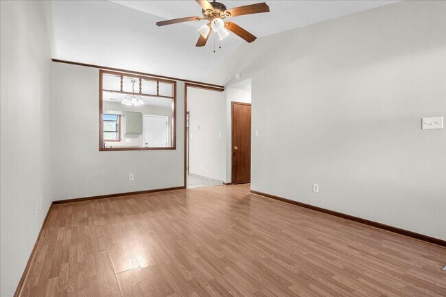 Foto del edificio - 2 Bed 2.5 Bath Duplex