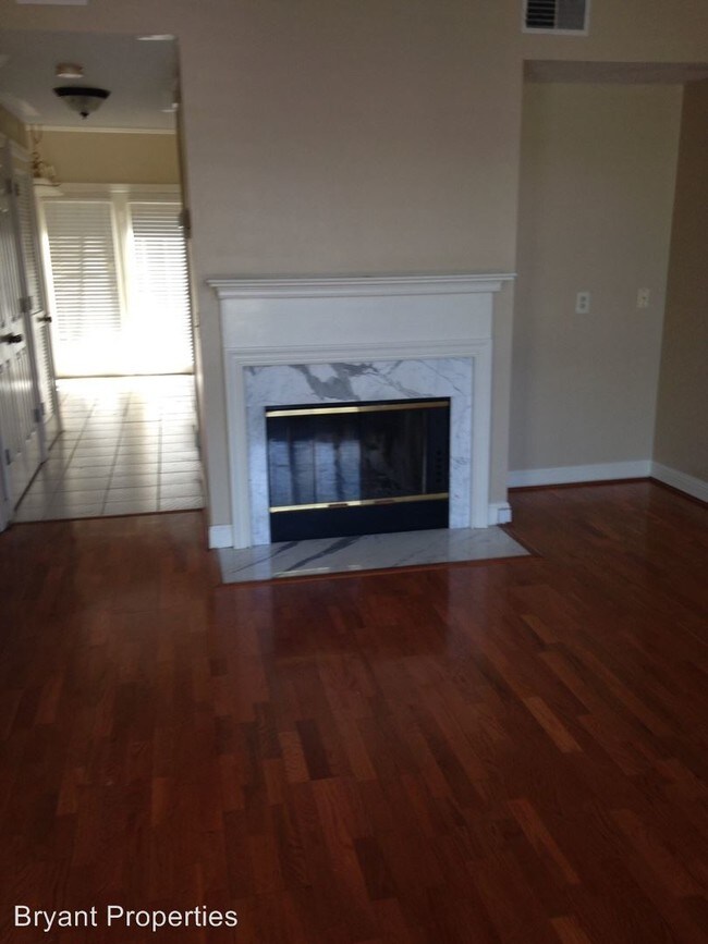 Building Photo - 3353 Golf Club Ln