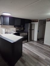 Building Photo - 8 Geer Rd