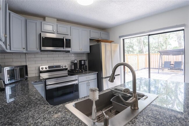 Building Photo - 5349 Bamboo Ct