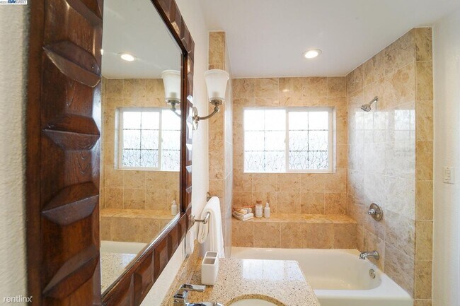 Building Photo - 3 br, 2 bath House - 4796 Portola Dr