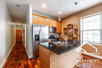 Building Photo - 2852 N Kedzie Ave