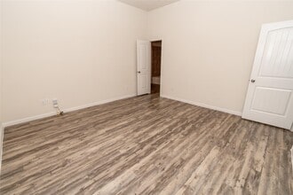 Building Photo - 26 Lazy Swing Ct