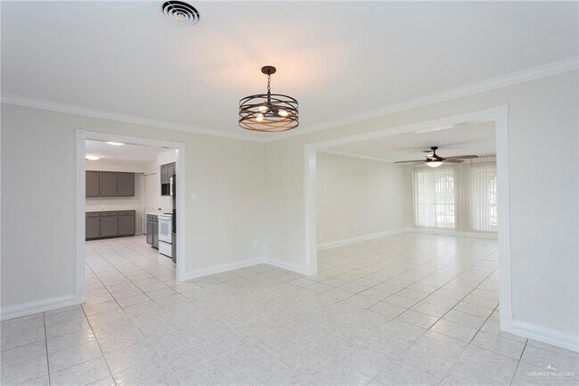 Foto del edificio - 1613 Tulip Ave