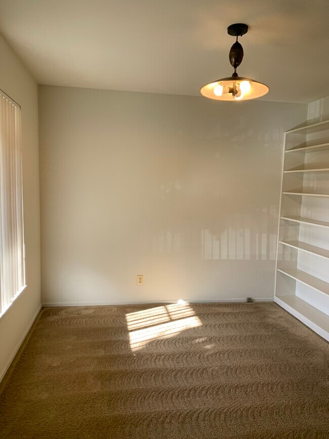 Building Photo - 467 Ositos Ave