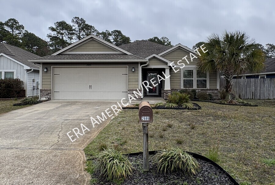 Foto principal - Charming 4 BR, 2 BA Home with Oversized Sc...