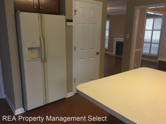 Building Photo - 3 br, 2.5 bath House - 8115 Robins Nest Ln