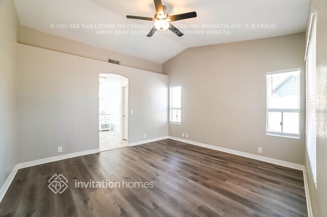 Foto del edificio - 11223 N 60th Dr