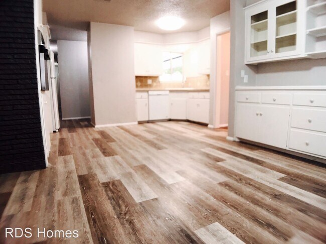 Building Photo - 3 br, 2.5 bath House - 3516 Ann Arbor Pl