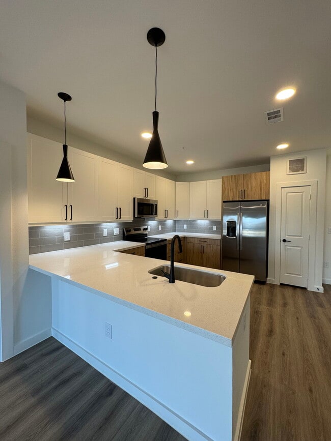 Photo - 701 Saginaw Sq Blvd Apartment