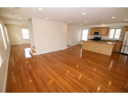 Primary Photo - 76 Seaver St