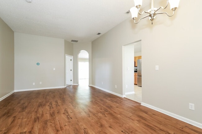 Building Photo - 2600 Creek Ridge Dr