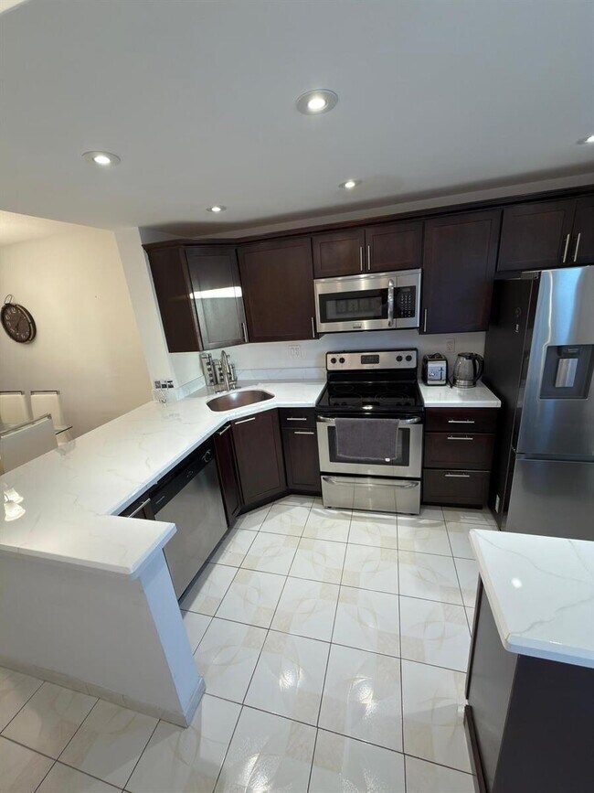 Foto del edificio - 450 Paradise Isle Blvd
