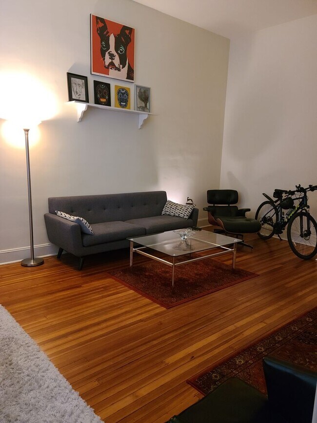 Foto del edificio - Charming Unit on Church St.
