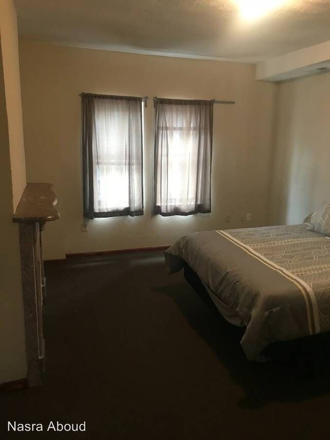 Building Photo - 1001 E Carson St