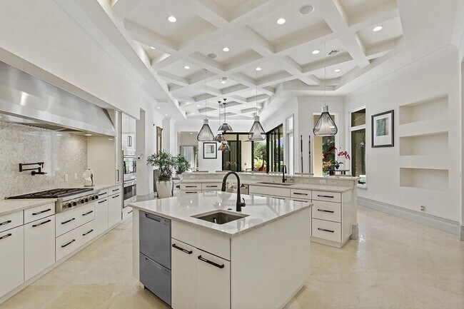 Building Photo - 10372 Kensington Shore Dr
