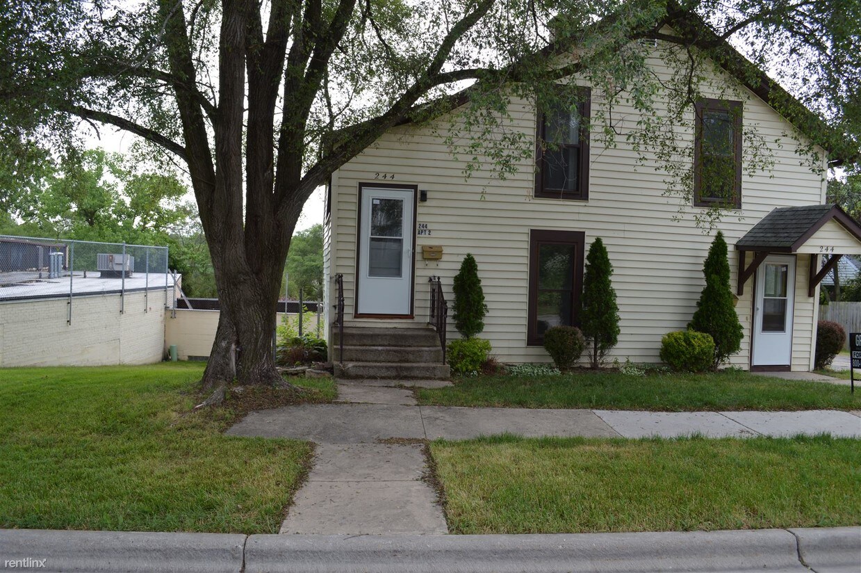 244 S Water St Unit Apt 2, Batavia, IL 60510 Condo for Rent in