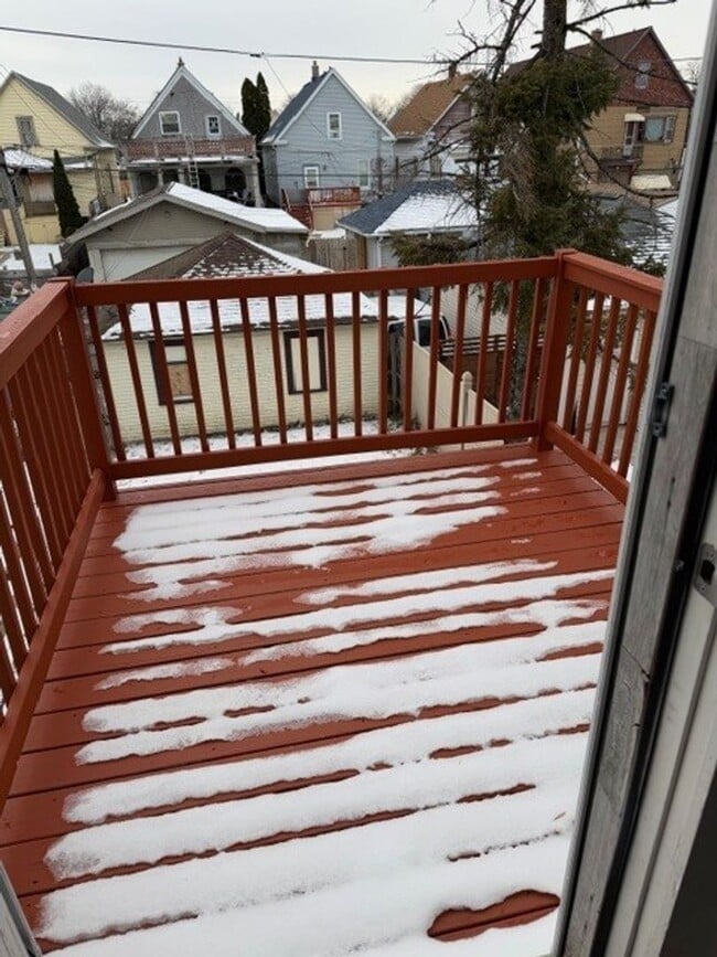 Foto del edificio - Newly Renovated 3-Bedroom Upper Duplex – Brand New Everything!