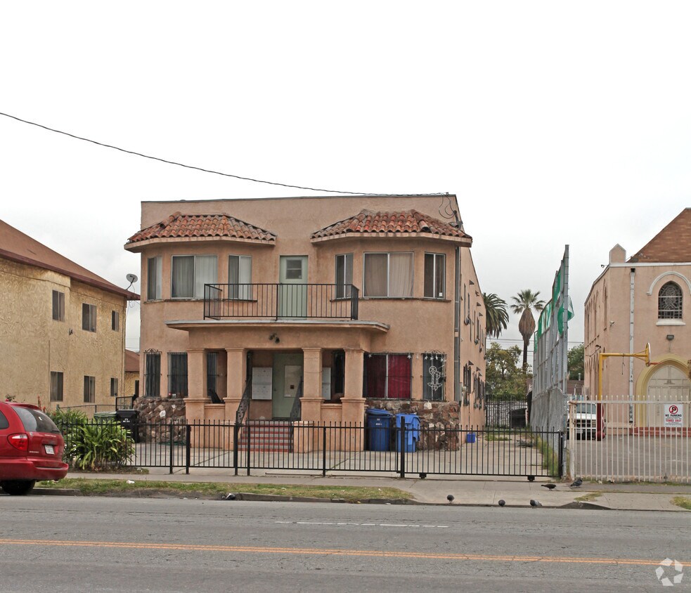 Foto del edificio - 627 E Adams Blvd