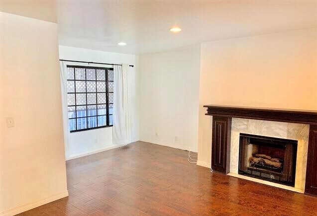 Foto del edificio - 136 S Swall Dr