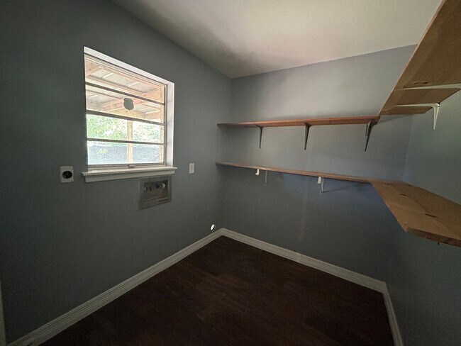 Foto del edificio - Remodeled Pines Road Area Home