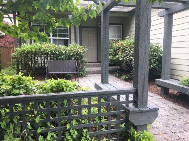 Foto del edificio - PRELEASING: 3 bed/2 bath House off Samish ...