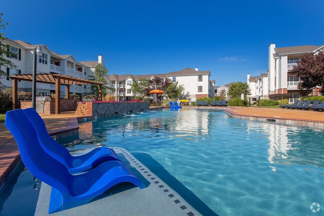 Ledge Loungers in the Pool - Enclave at Winghaven
