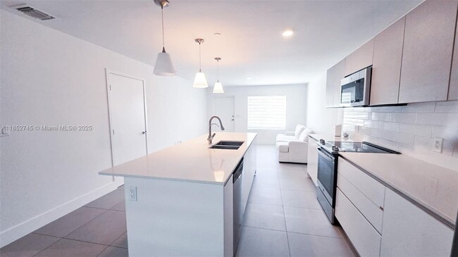 Foto del edificio - 2555 NE 193rd St
