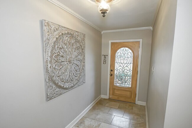 Foto del edificio - Well maintained 4 Bed home near Woman's Hospital