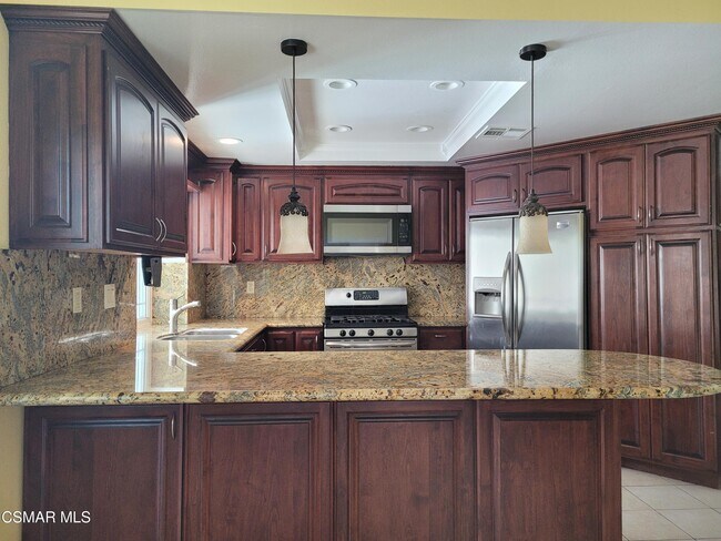 Foto del edificio - 2533 Orangewood Pl