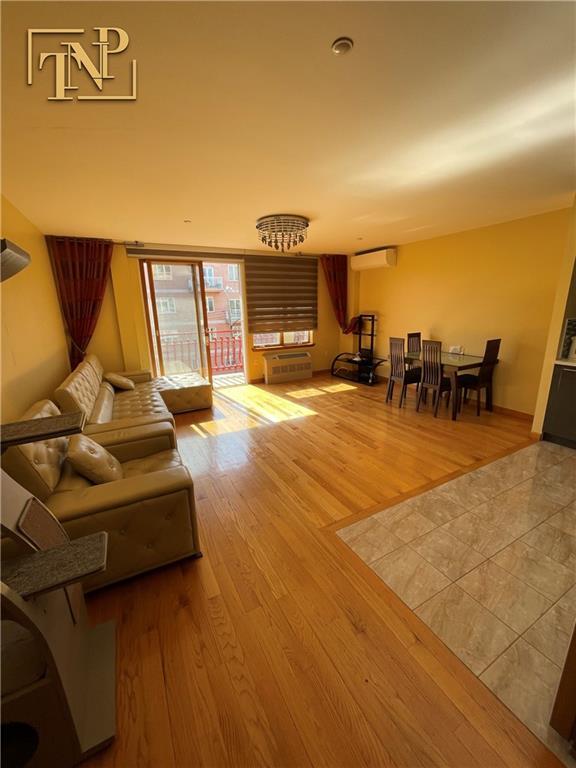 Foto del edificio - 1765 E 19th St