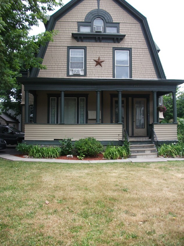 Primary Photo - 204 Leavenworth Ave