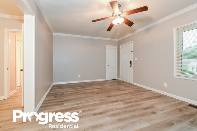 Building Photo - 826 Pinehurst Terrace SW