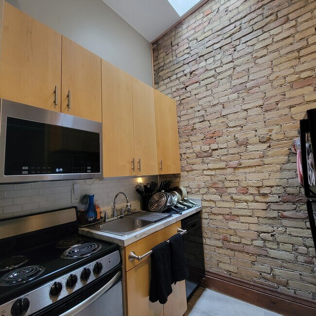 Foto del edificio - 326 E 18th St