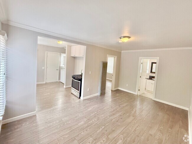 Building Photo - 5516 Marmion Way