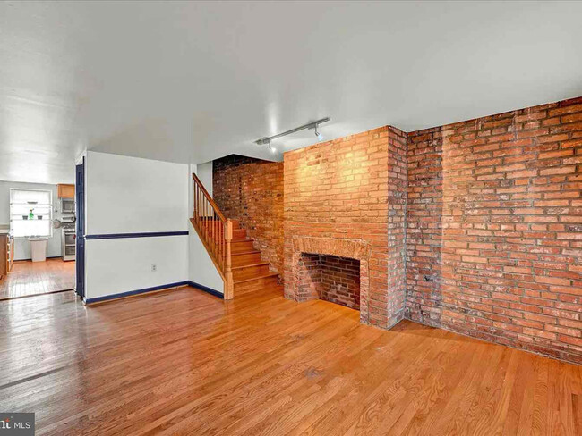 Building Photo - 1005 S Kenwood Ave