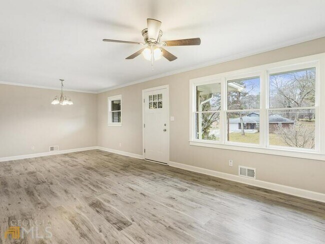 Foto del edificio - 1008 Woodward Cir SW