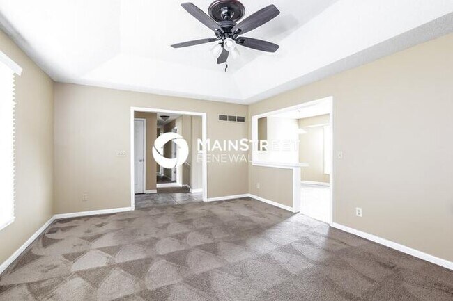 Foto del edificio - 3 Bedroom Pet-Friendly Home in Raymore, MO with Main Street Renewal