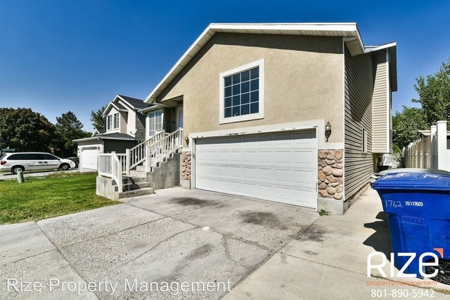 Building Photo - 6 br, 3 bath House - 1762 Irie Lane