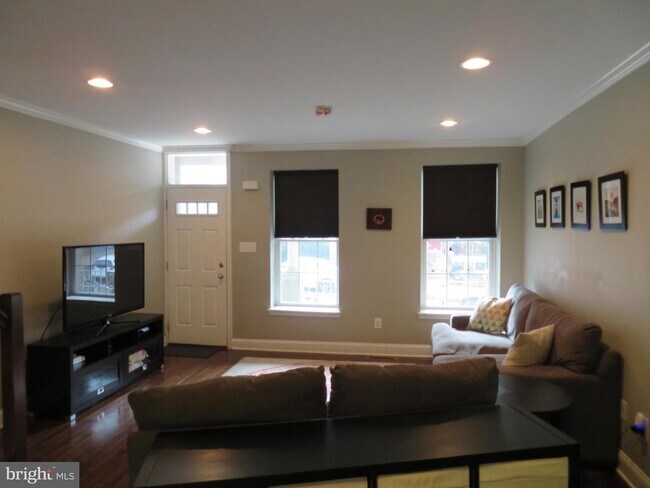 Foto del edificio - 290 Leverington Ave