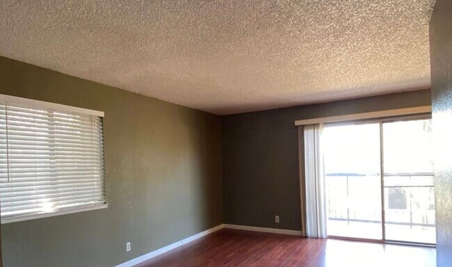 Building Photo - 3591 Quail Lakes Dr