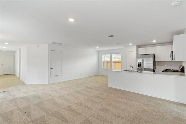 Building Photo - 252 Sambre St