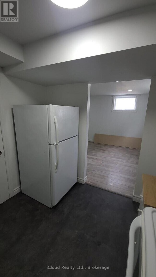 Photo du bâtiment - 24 Chilton Dr