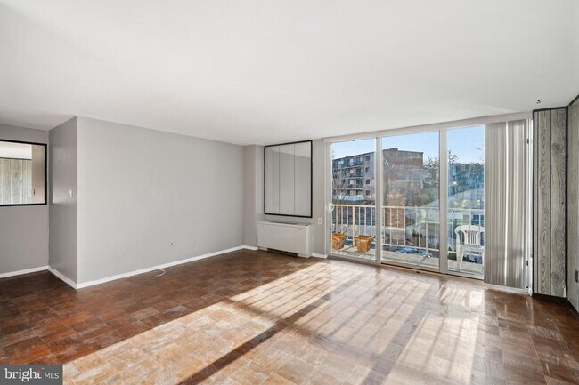 Foto del edificio - 4520 King St