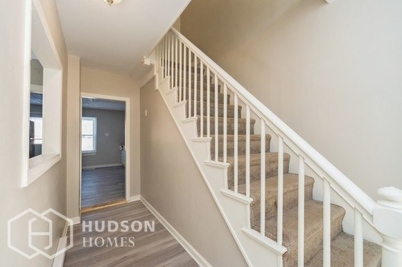 Building Photo - NOW AVAILABLE! - 44 Mill Street Unit B, WA...