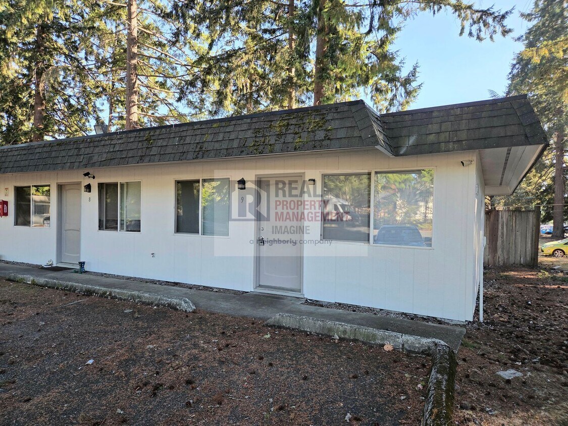 Foto principal - Charming 1 Bedroom In Quiet Neighborhood!