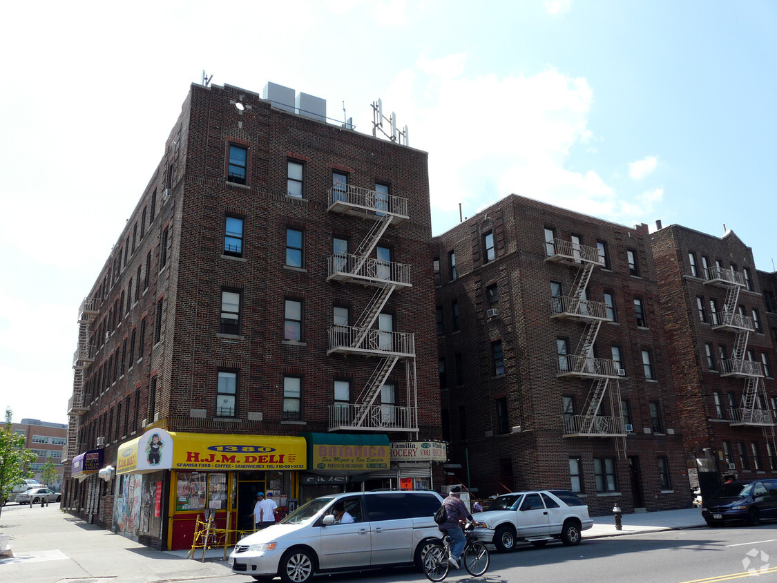 Foto del edificio - 1374 Bronx River Ave