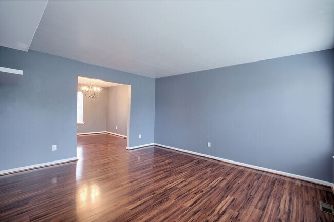 Foto del edificio - Call Sabrina Thomas Office at 757-767-0767...