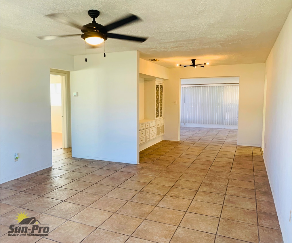 Foto principal - 40 Beechwood Dr